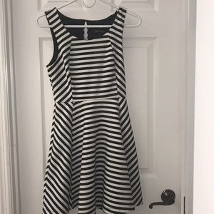 Express XS striped dress💅🏼
